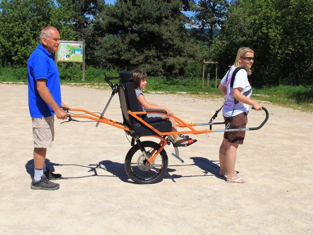 fauteuil randonnee joelette mono roue nouvelle generation 